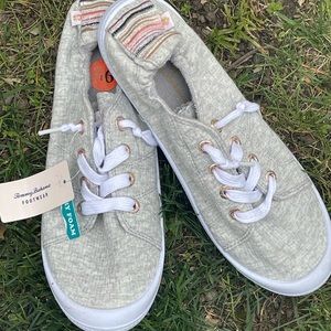 Ladies size 9.5 Tommy BAHAMA slip on sneakers in gray color